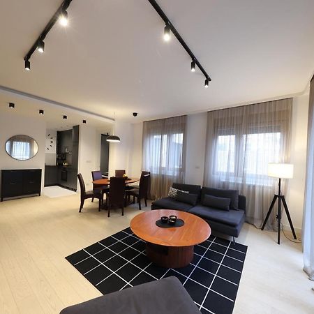 Modern Apartment In The Heart Of Белград Экстерьер фото